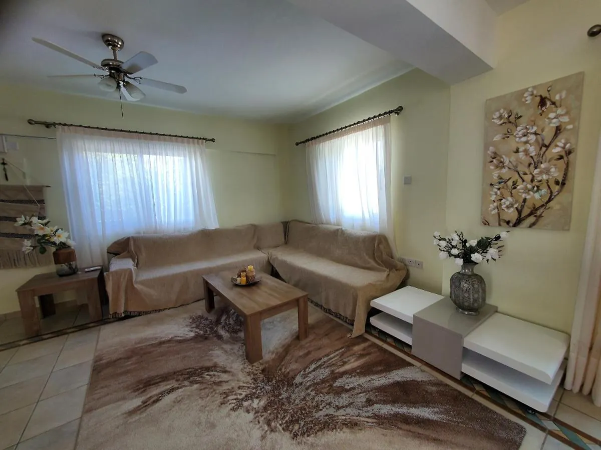 Charming 3-Bed Villa In Protaras With Heated Pool Κύπρος